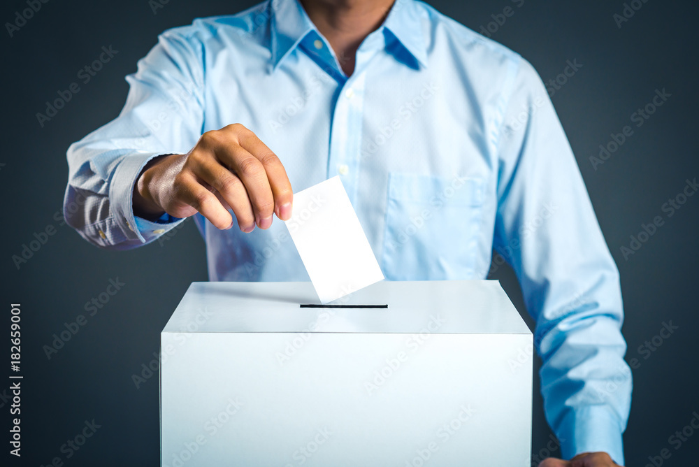 Una politica opaca… da&nbsp;(s)chiarire.